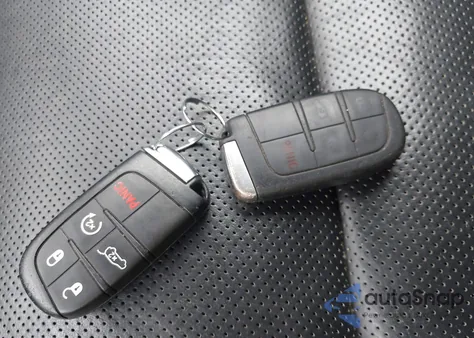 2019 Jeep Grand Cherokee Limited 4X4 из США, поврежденный, VIN 1C4RJFBG9KC693539